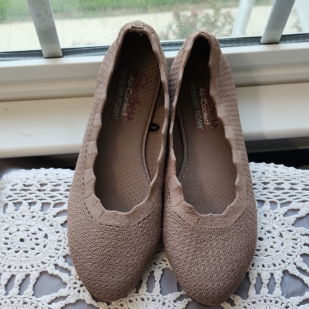 Skechers Tan Women's Flats